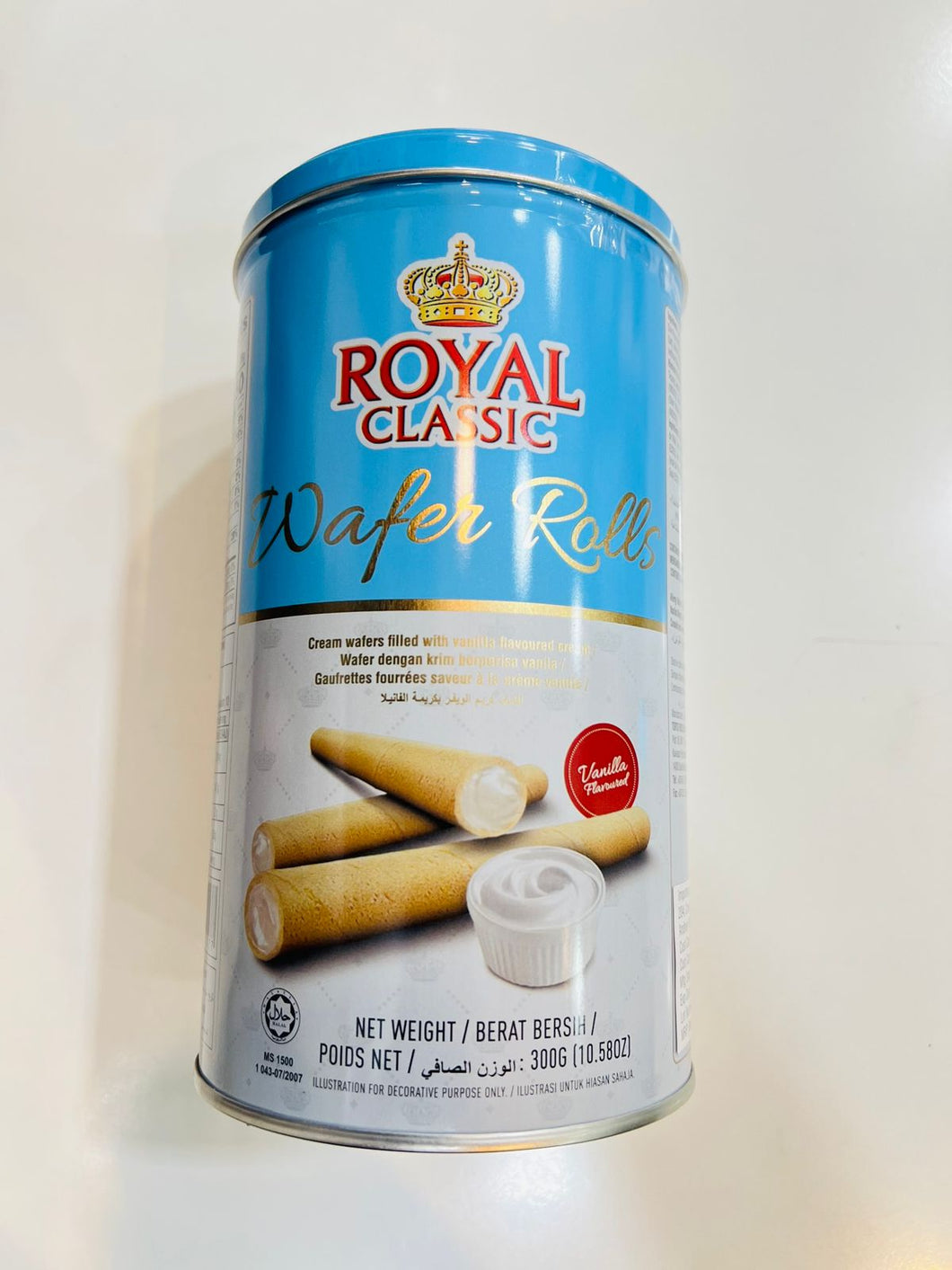 Royal Classic Luxury Cream Wafers With Strawberry Flavour, 300g
